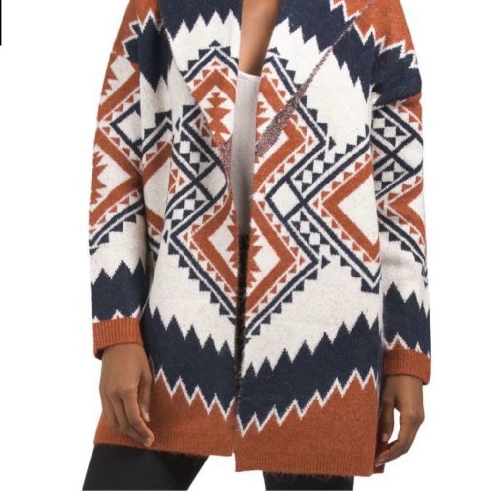 TAHARI Long Sleeve Aztec Soft Cozy Cardigan. Womens size small